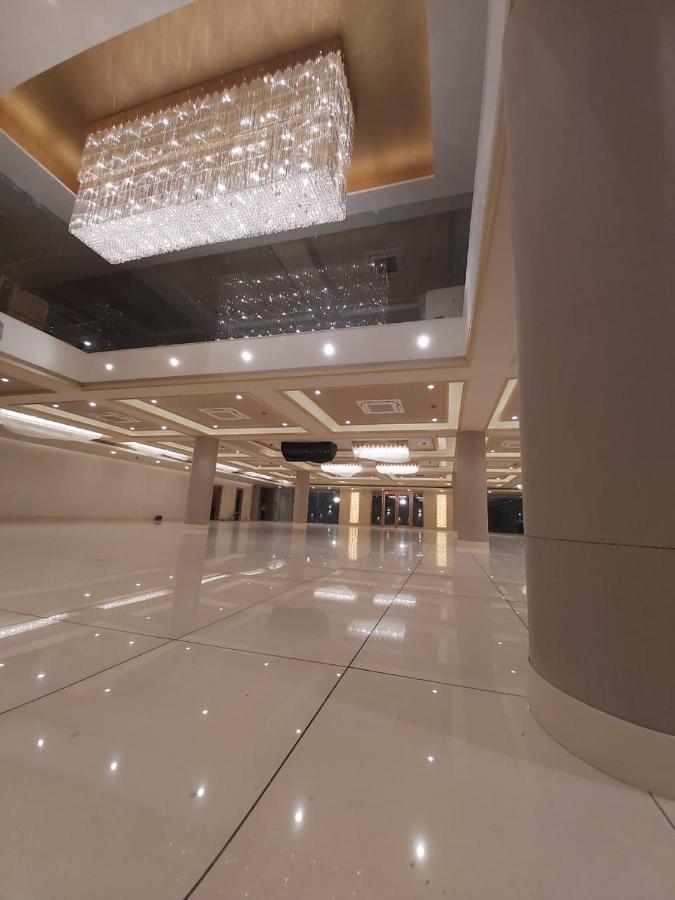 Acco Grand Hotel Lucknow Ngoại thất bức ảnh