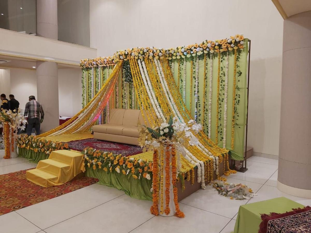 Acco Grand Hotel Lucknow Ngoại thất bức ảnh
