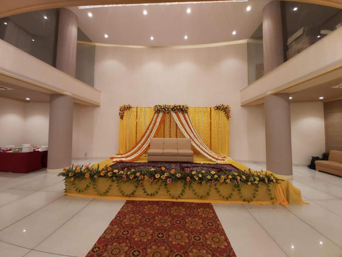Acco Grand Hotel Lucknow Ngoại thất bức ảnh