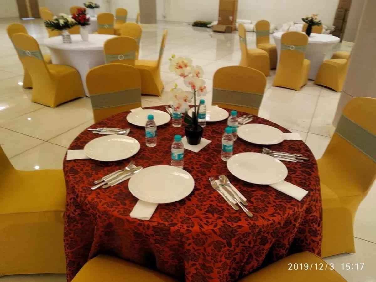 Acco Grand Hotel Lucknow Ngoại thất bức ảnh