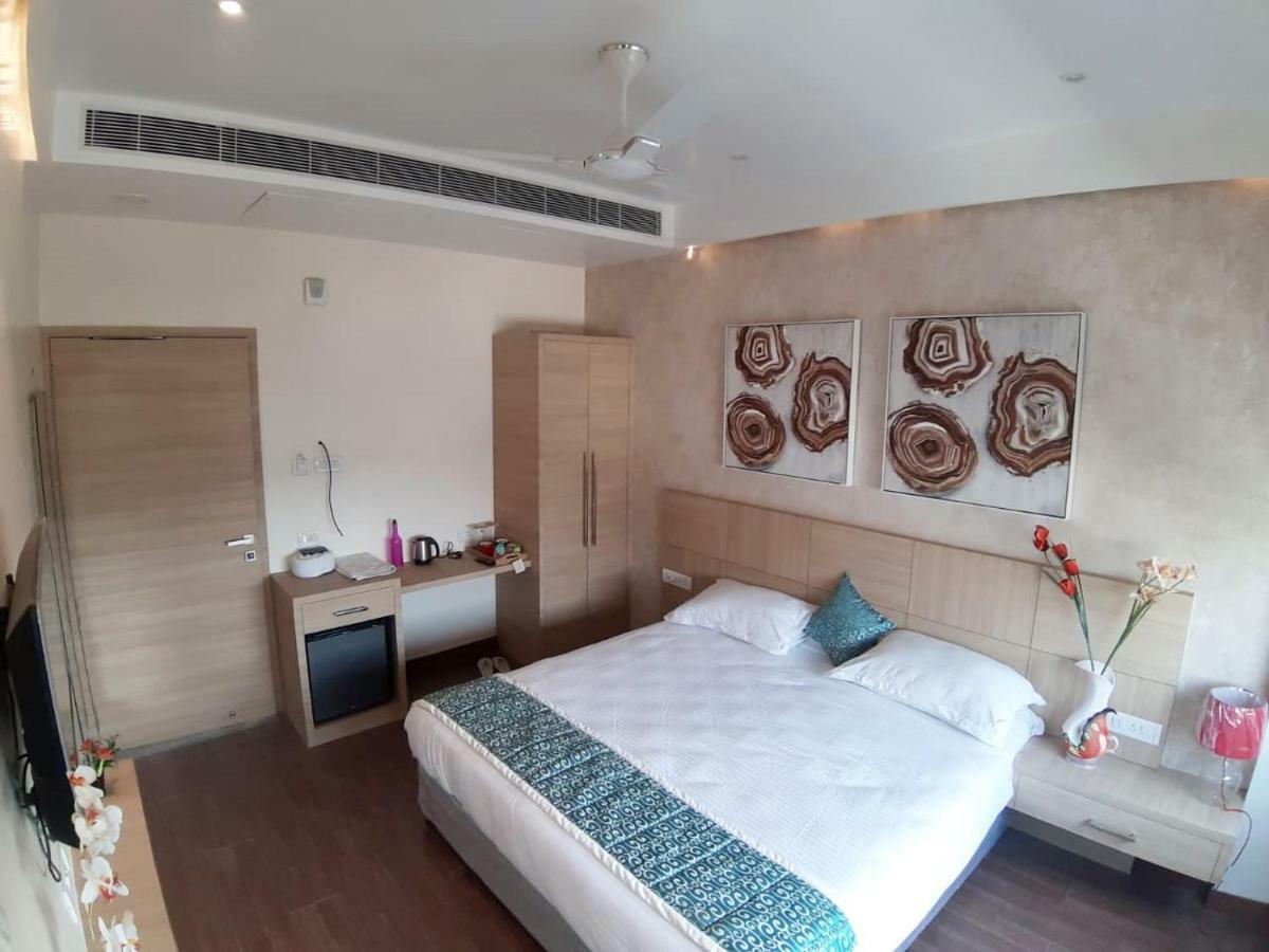 Acco Grand Hotel Lucknow Ngoại thất bức ảnh