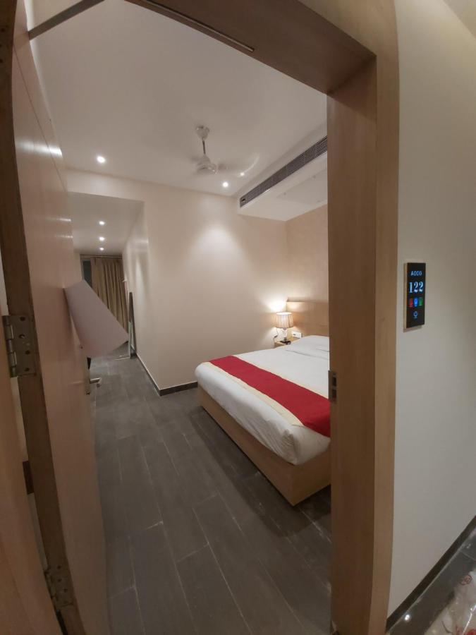 Acco Grand Hotel Lucknow Ngoại thất bức ảnh